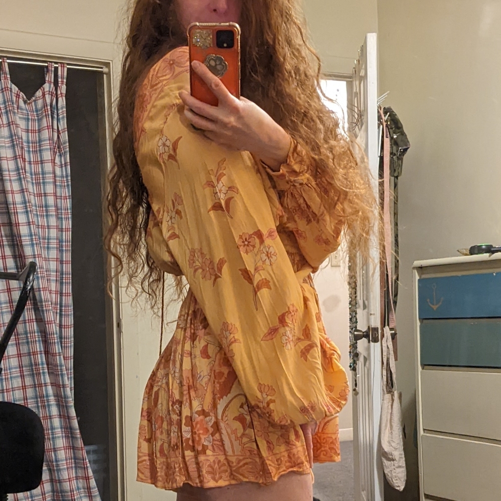🪄♲🫰🏼 Spell x Revolve Dylan Romper in Sunrise Size XS - Picture 4 of 7